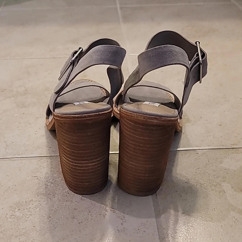 Sandals - Picture 3 of 3